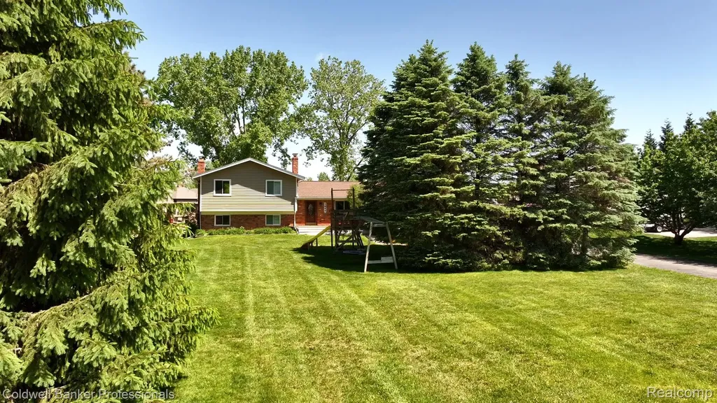 1844 Harwood Drive Oxford Charter Township MI 48371