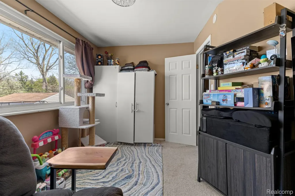 22646 Candace Drive Rockwood City MI 48173