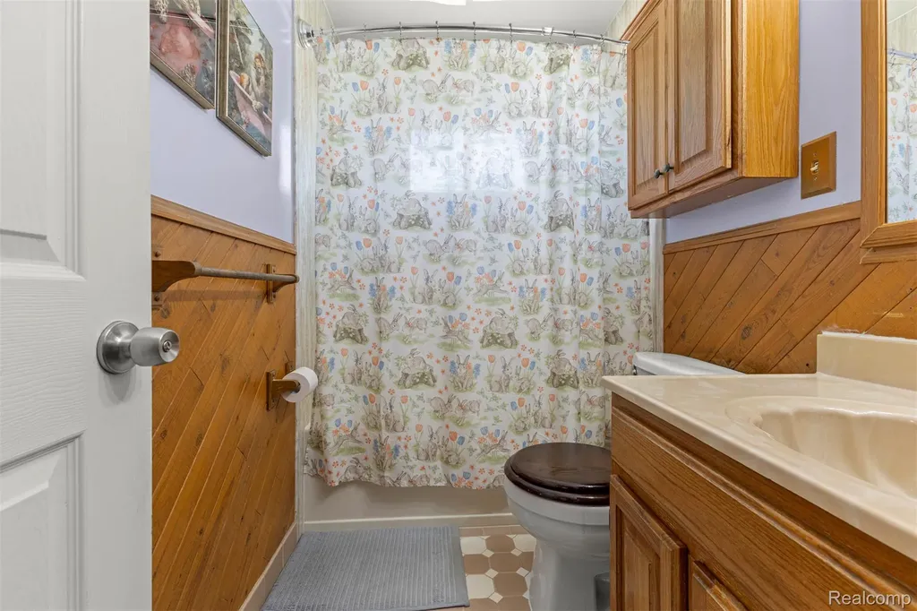 22646 Candace Drive Rockwood City MI 48173
