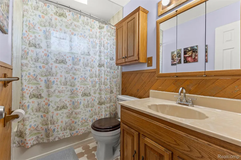 22646 Candace Drive Rockwood City MI 48173