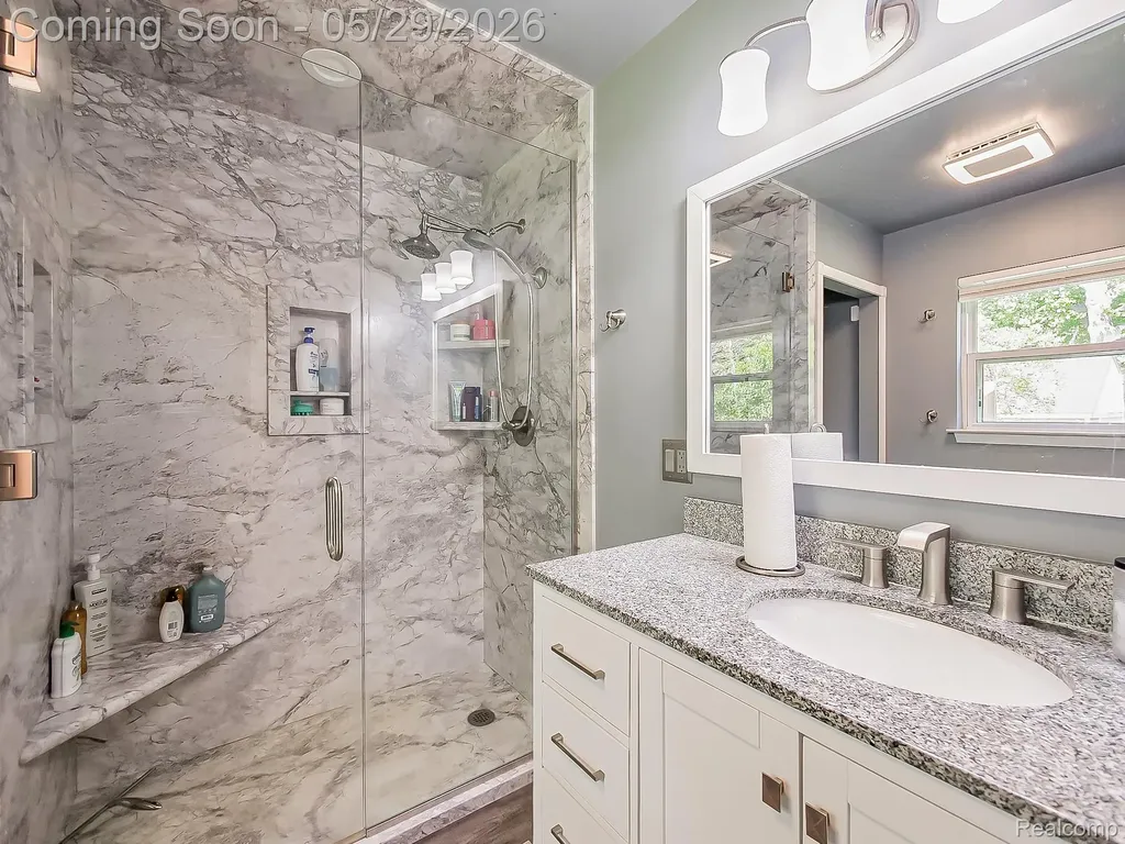 11220 Silver Drive Hamburg Township MI 48189