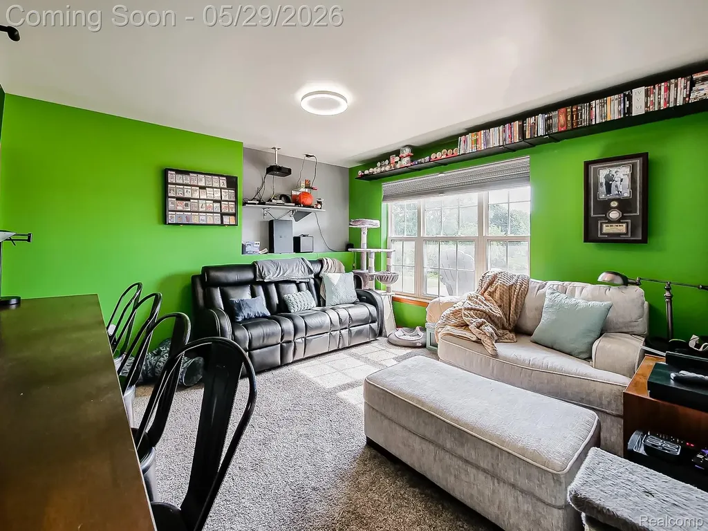 11220 Silver Drive Hamburg Township MI 48189