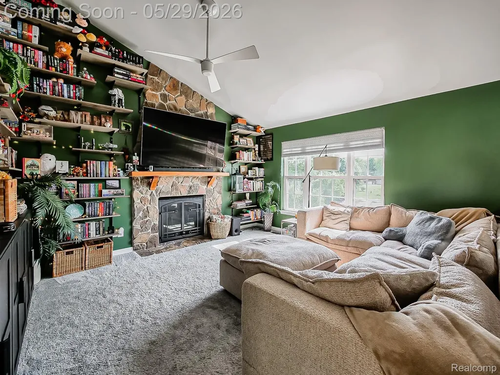 11220 Silver Drive Hamburg Township MI 48189