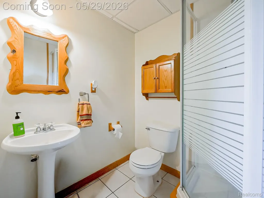 11220 Silver Drive Hamburg Township MI 48189
