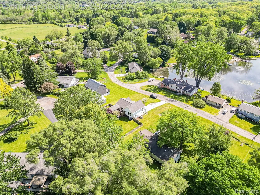 11220 Silver Drive Hamburg Township MI 48189