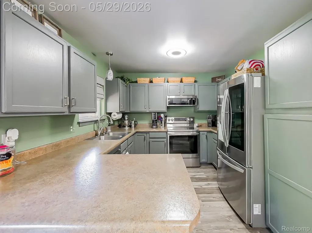 11220 Silver Drive Hamburg Township MI 48189