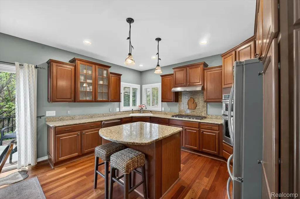 8746 N Hills Court Hartland Township MI 48843