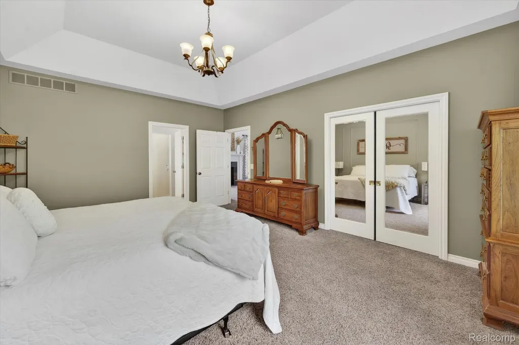 8746 N Hills Court Hartland Township MI 48843