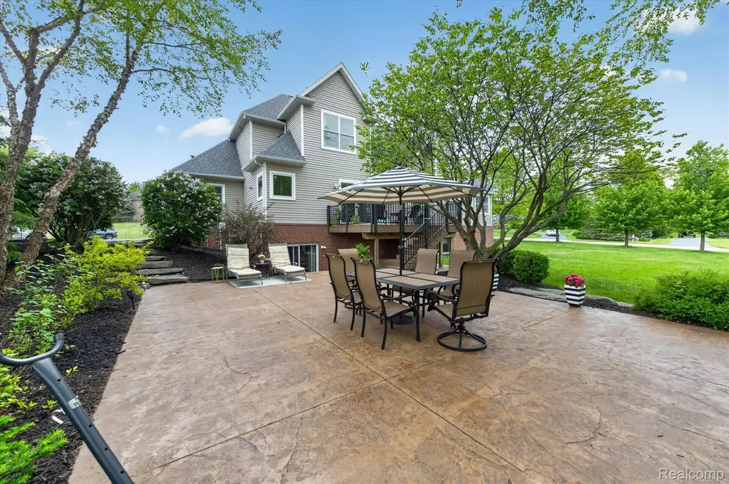 8746 N Hills Court Hartland Township MI 48843