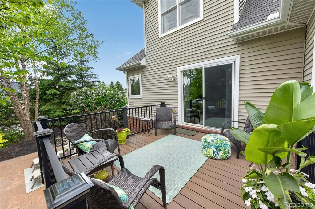 8746 N Hills Court Hartland Township MI 48843