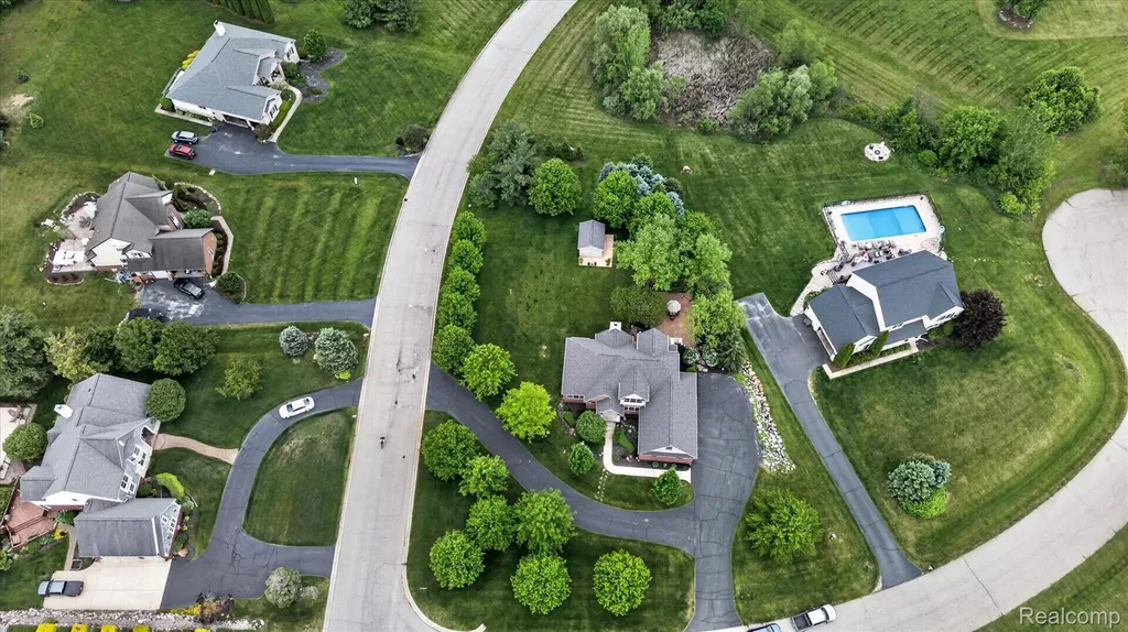 8746 N Hills Court Hartland Township MI 48843
