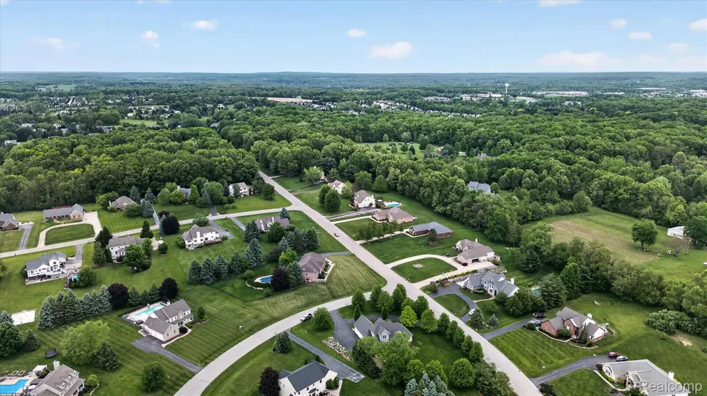 8746 N Hills Court Hartland Township MI 48843