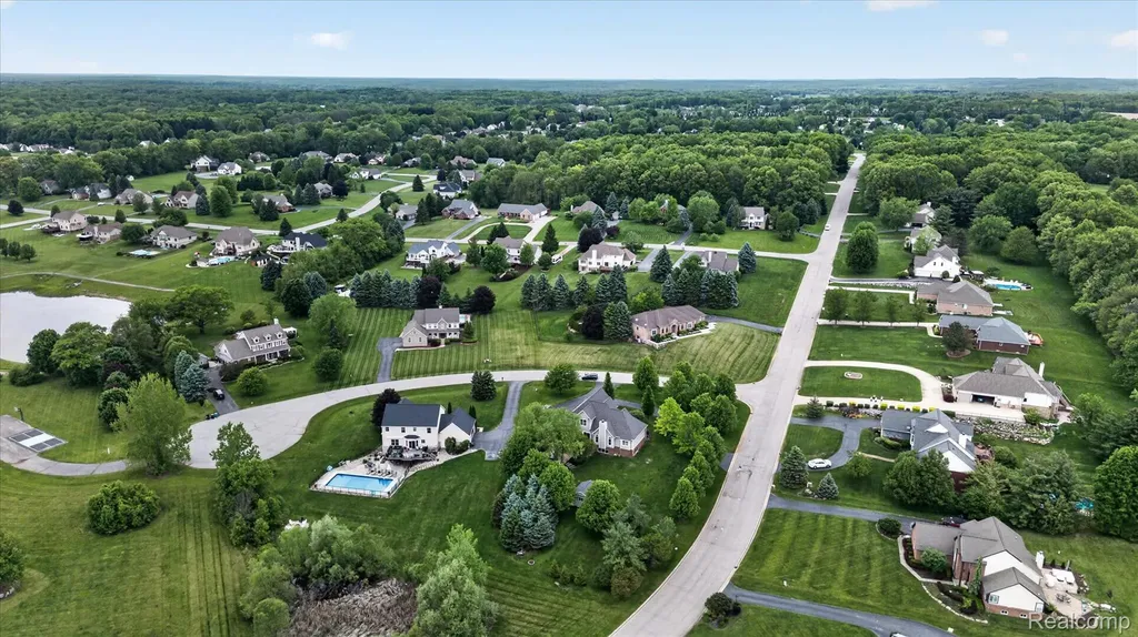 8746 N Hills Court Hartland Township MI 48843