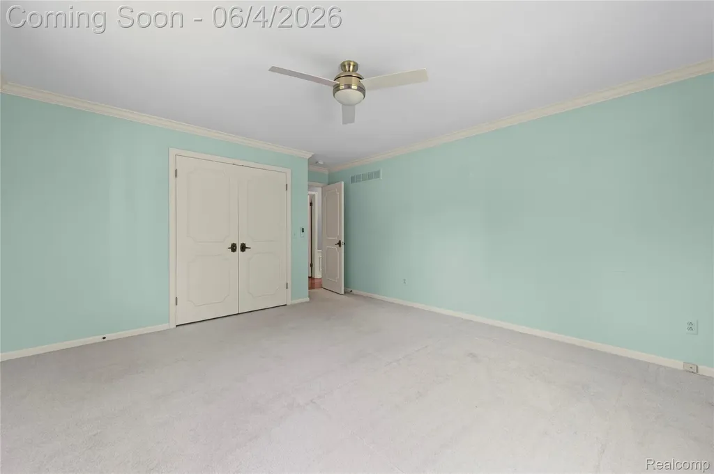 739 Ballantyne Road Village Of Grosse Pointe Shores City MI 48236