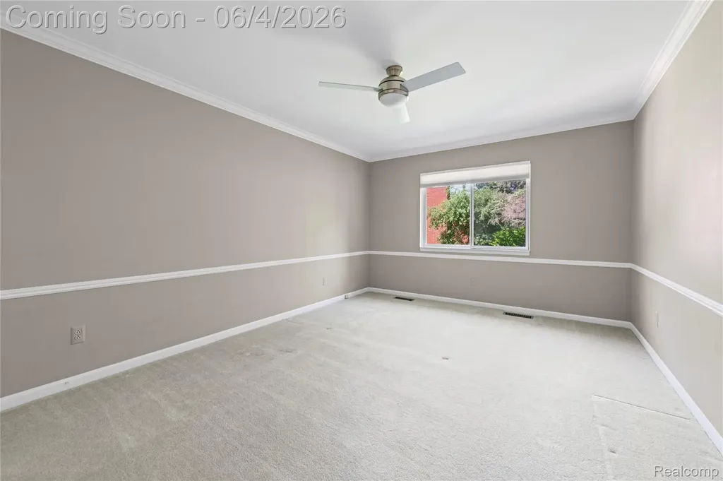 739 Ballantyne Road Village Of Grosse Pointe Shores City MI 48236