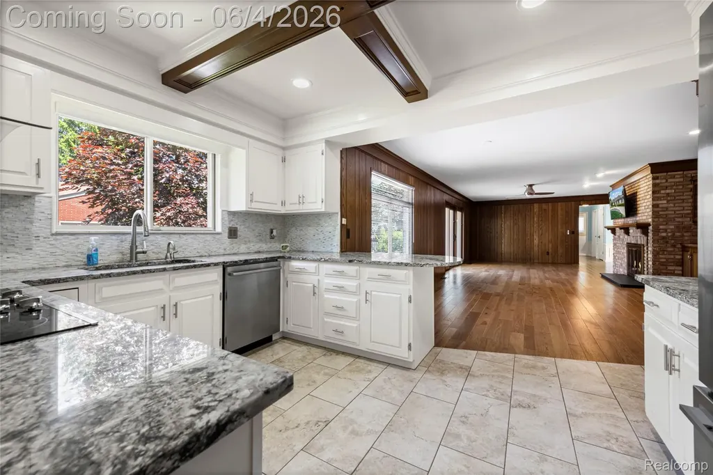 739 Ballantyne Road Village Of Grosse Pointe Shores City MI 48236
