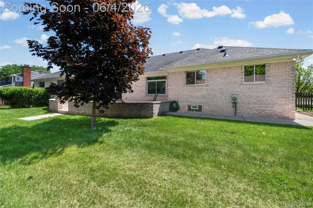 739 Ballantyne Road Village Of Grosse Pointe Shores City MI 48236