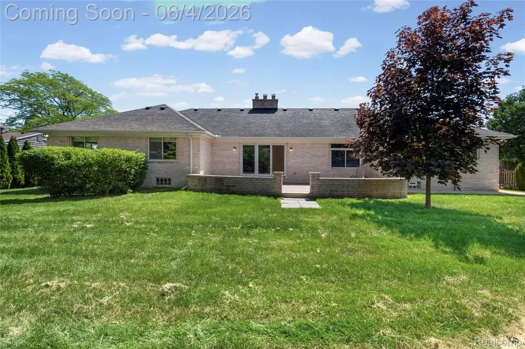 739 Ballantyne Road Village Of Grosse Pointe Shores City MI 48236