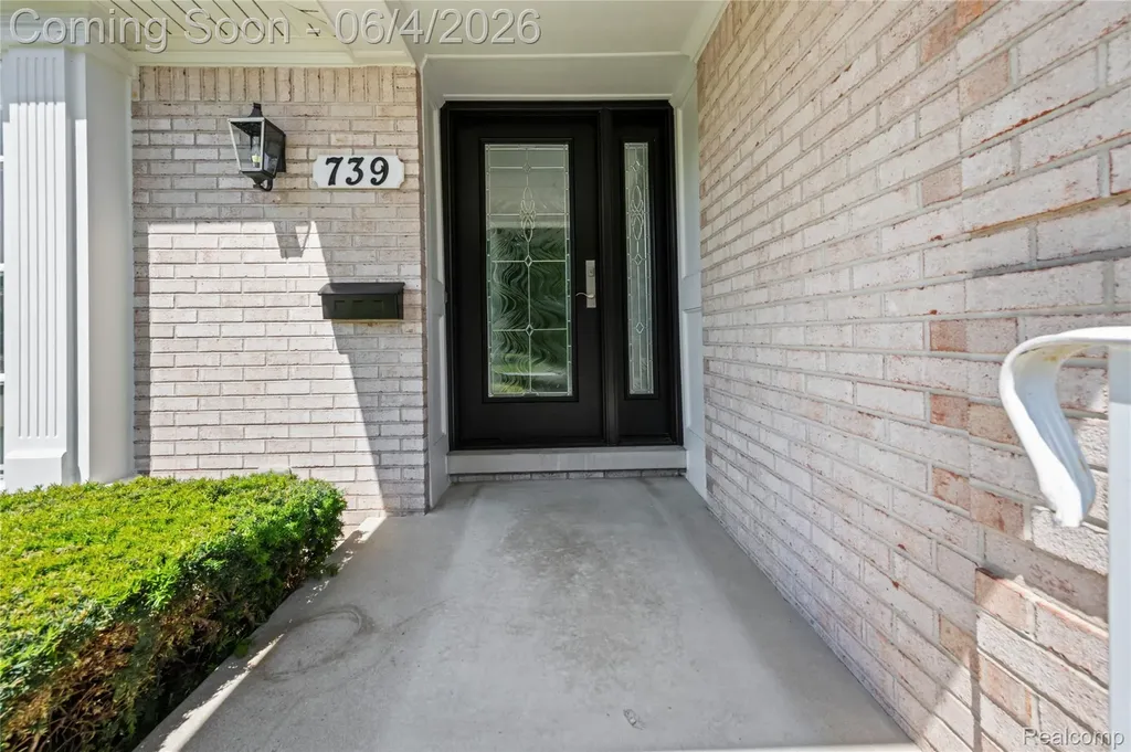 739 Ballantyne Road Village Of Grosse Pointe Shores City MI 48236