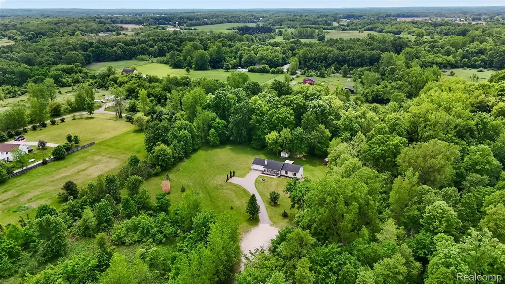 9565 Crofoot Road Iosco Township MI 48836