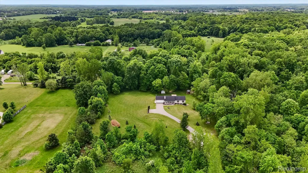 9565 Crofoot Road Iosco Township MI 48836