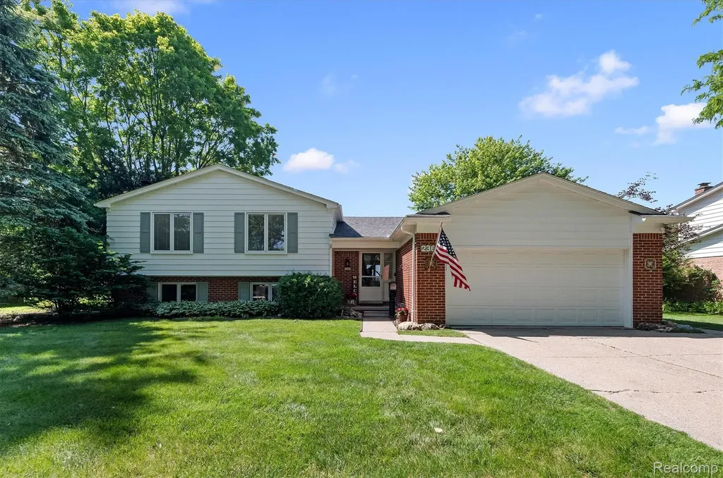 2366 Cumberland Drive Troy City MI 48085
