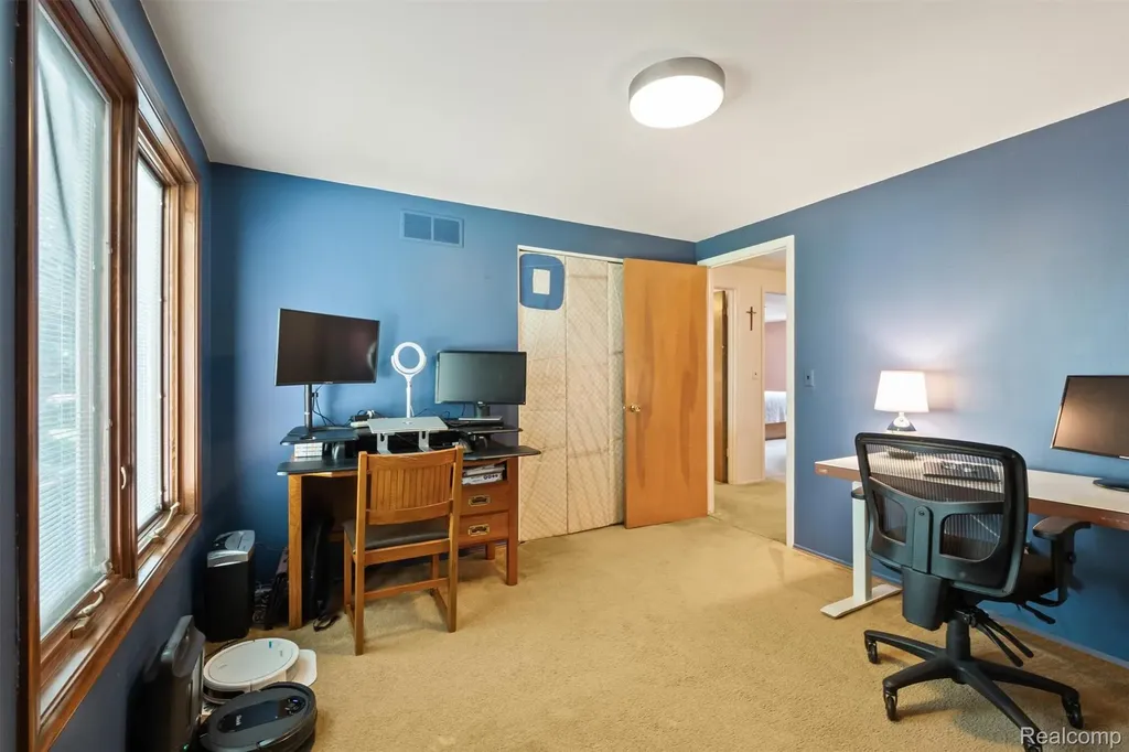 2366 Cumberland Drive Troy City MI 48085