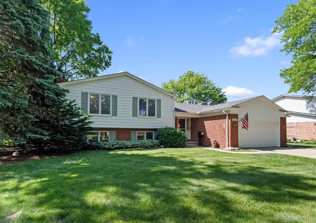 2366 Cumberland Drive Troy City MI 48085