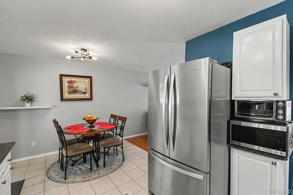 26633 Rialto Street Madison Heights City MI 48071