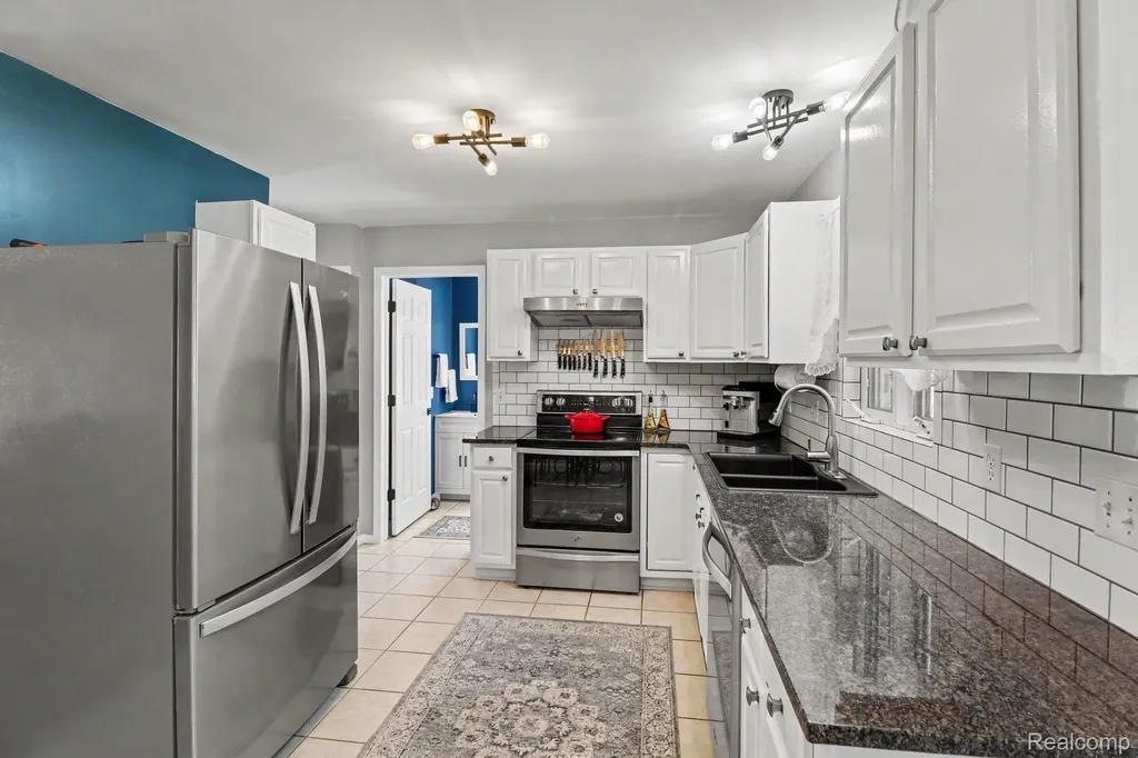 26633 Rialto Street Madison Heights City MI 48071