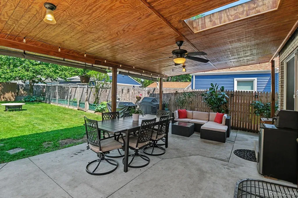 26633 Rialto Street Madison Heights City MI 48071