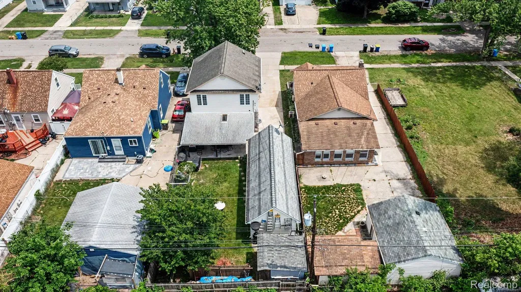 26633 Rialto Street Madison Heights City MI 48071
