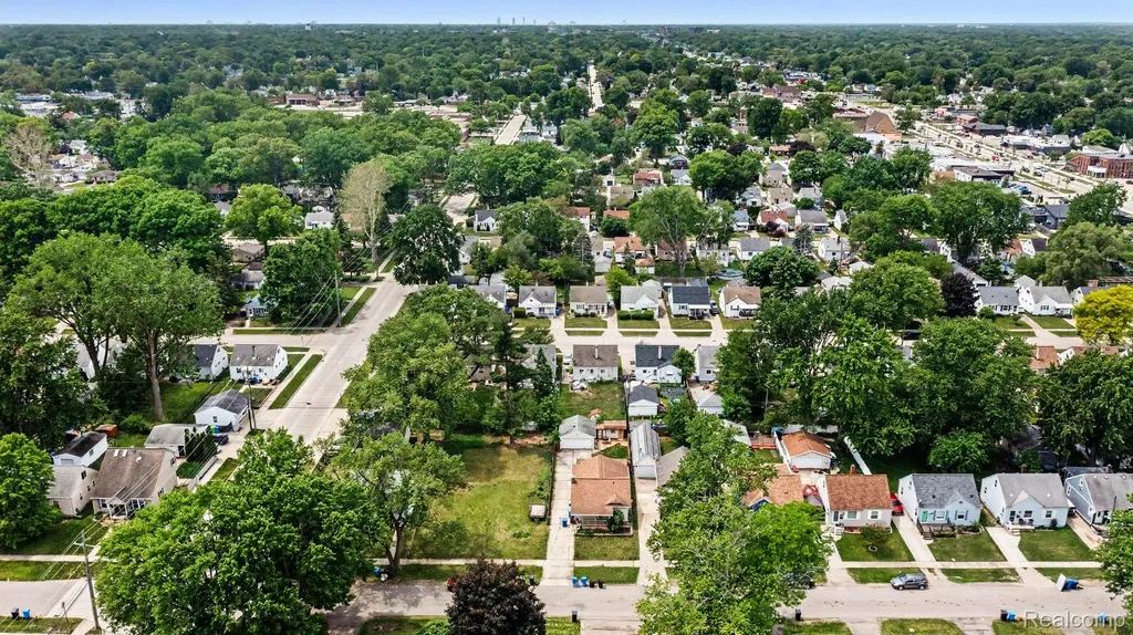 26633 Rialto Street Madison Heights City MI 48071