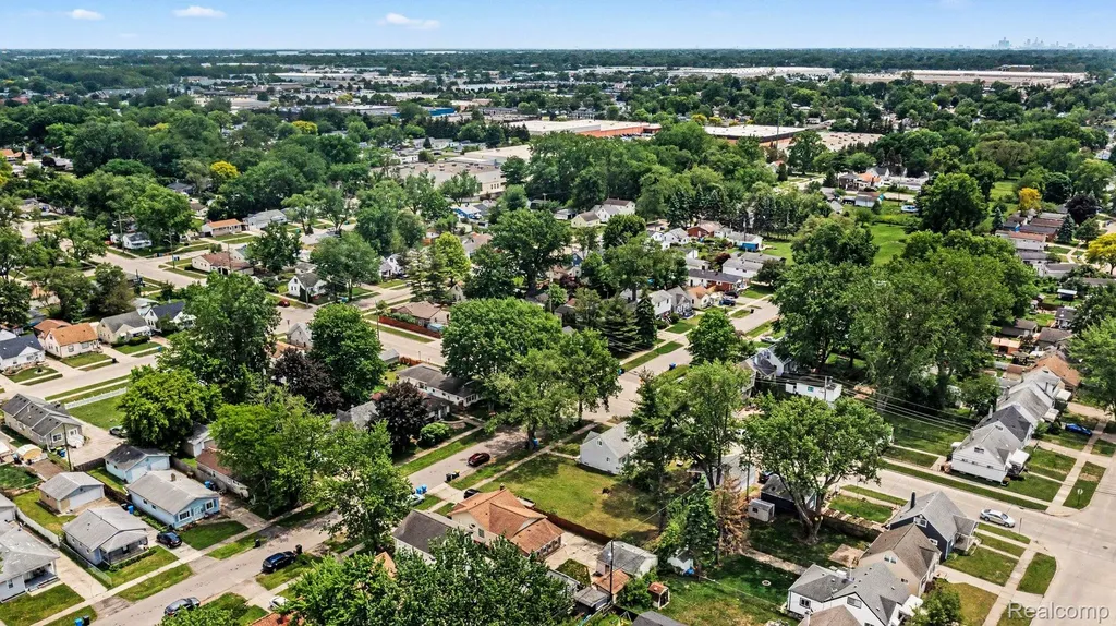 26633 Rialto Street Madison Heights City MI 48071