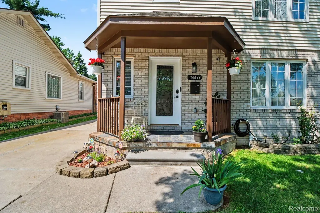 26633 Rialto Street Madison Heights City MI 48071