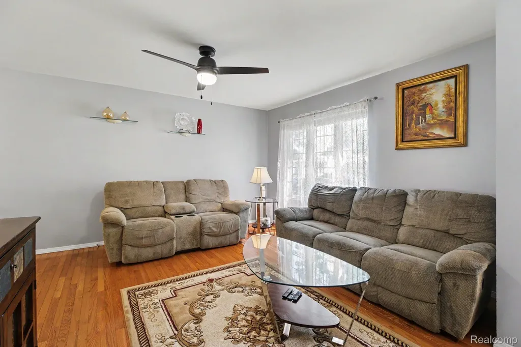 26633 Rialto Street Madison Heights City MI 48071