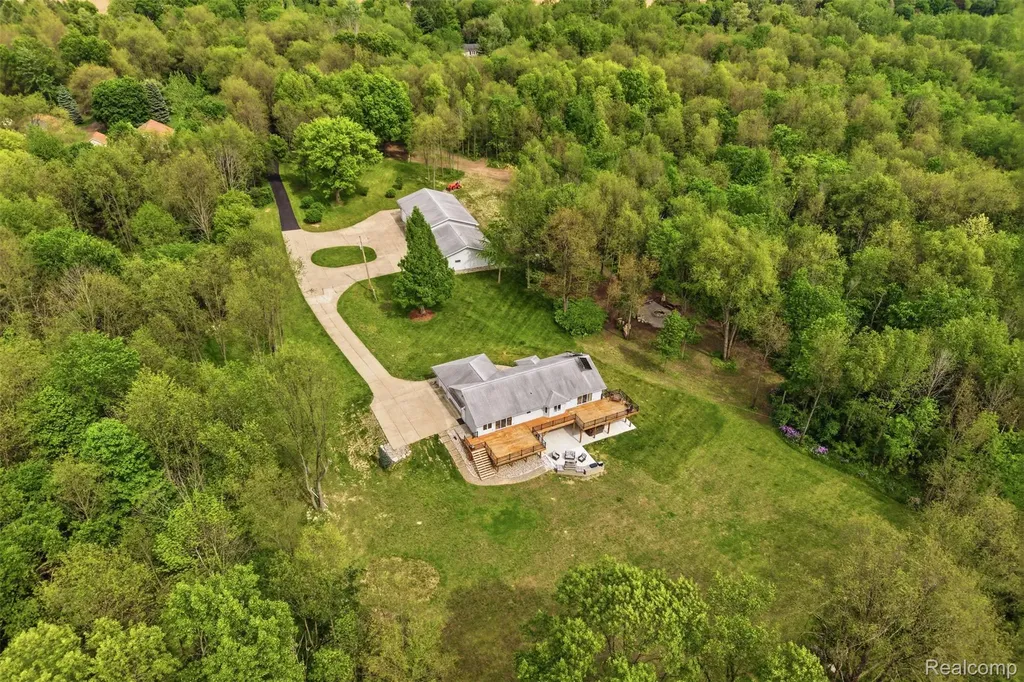 13158 Wood Road Dewitt Charter Township MI 48808