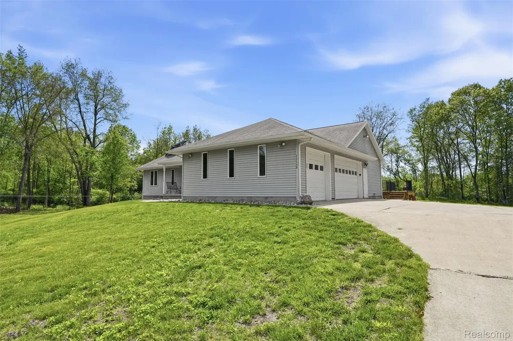 13158 Wood Road Dewitt Charter Township MI 48808
