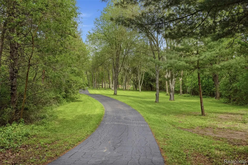 13158 Wood Road Dewitt Charter Township MI 48808