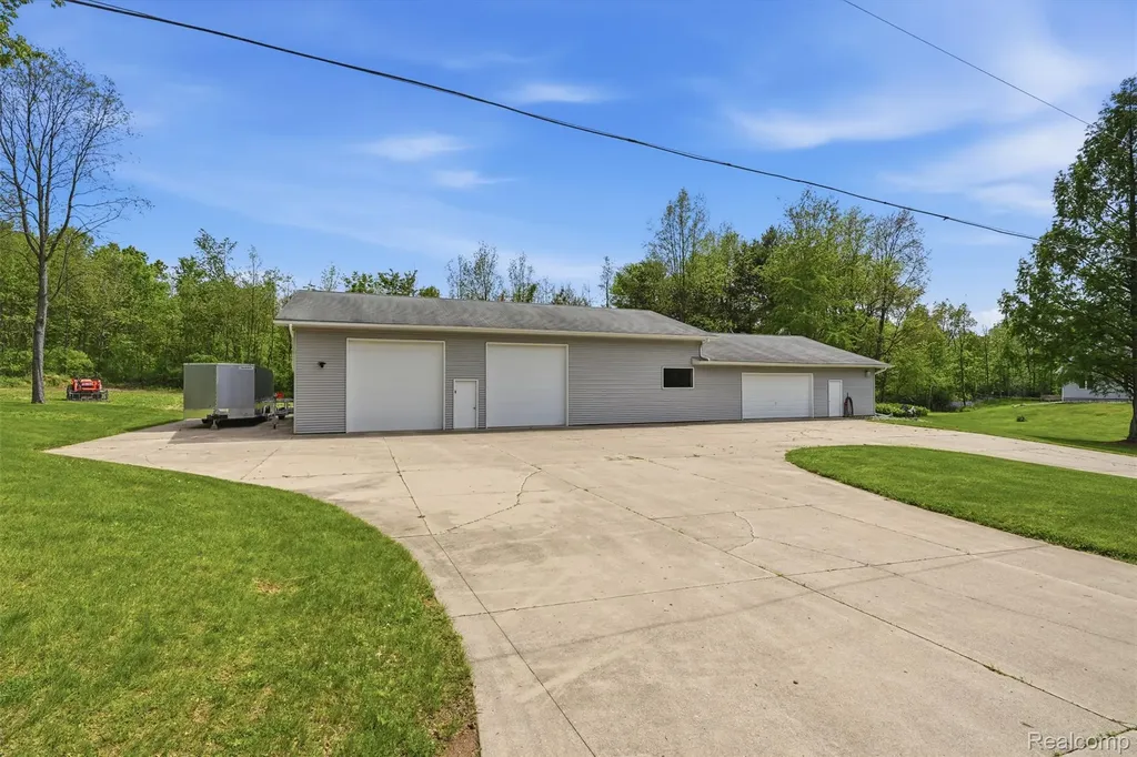 13158 Wood Road Dewitt Charter Township MI 48808