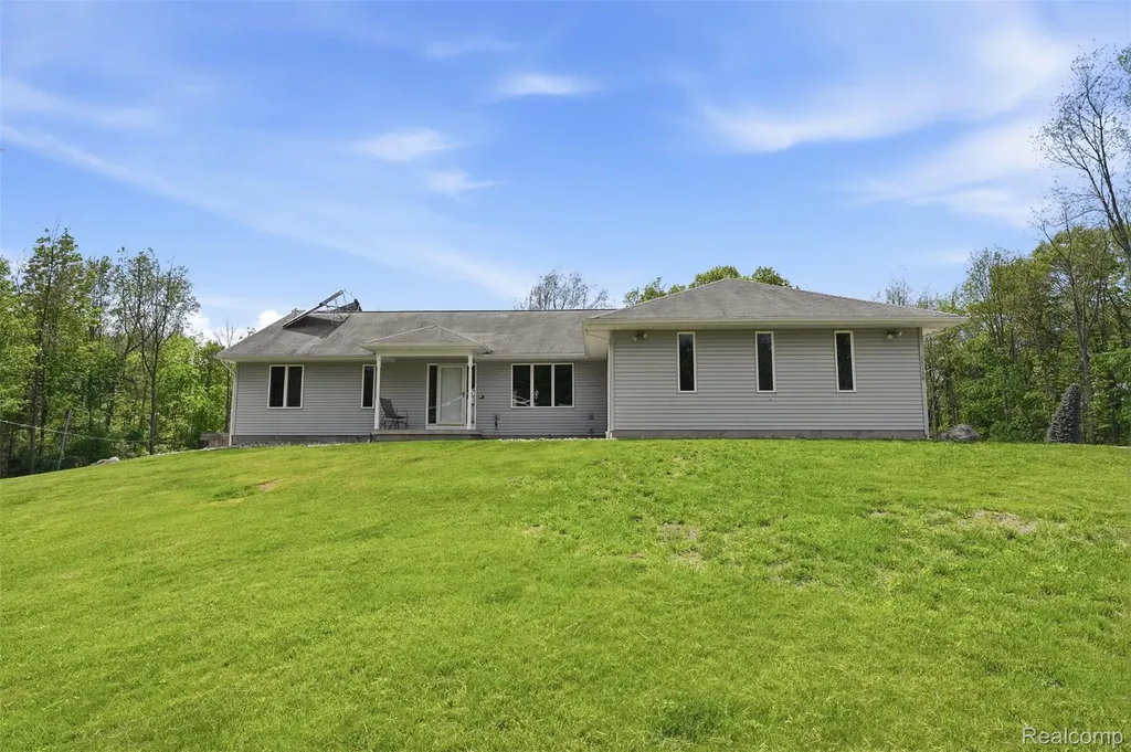 13158 Wood Road Dewitt Charter Township MI 48808