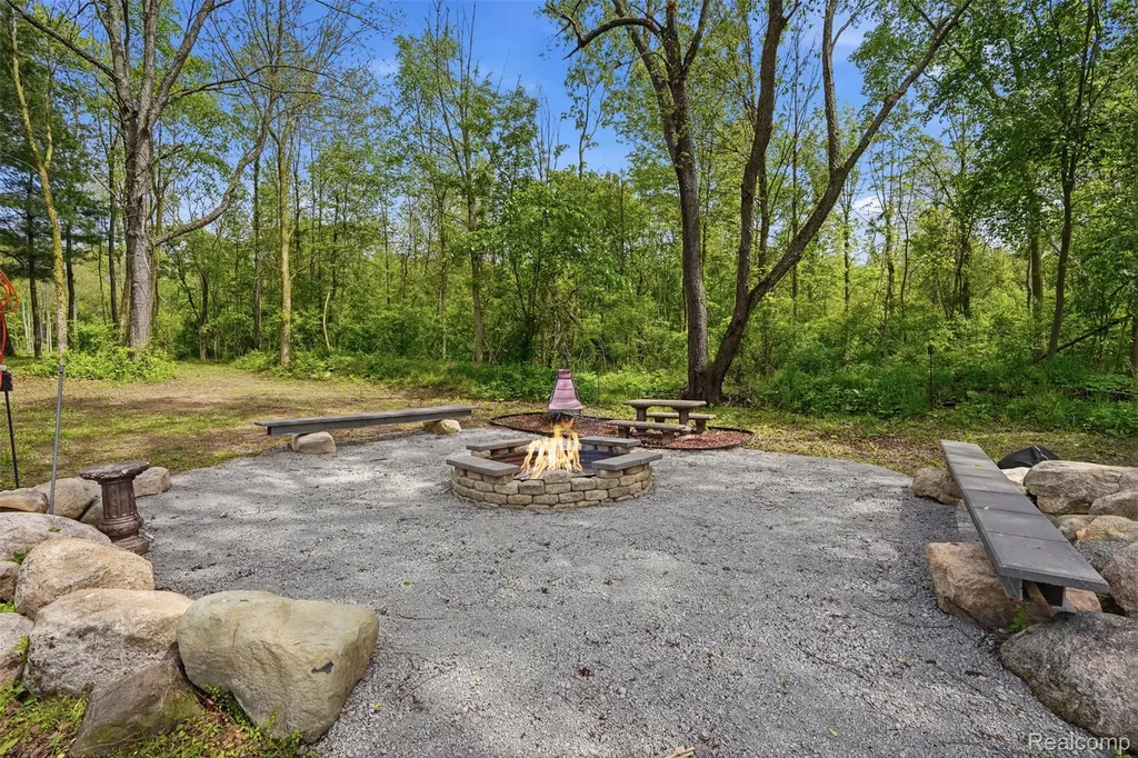 13158 Wood Road Dewitt Charter Township MI 48808