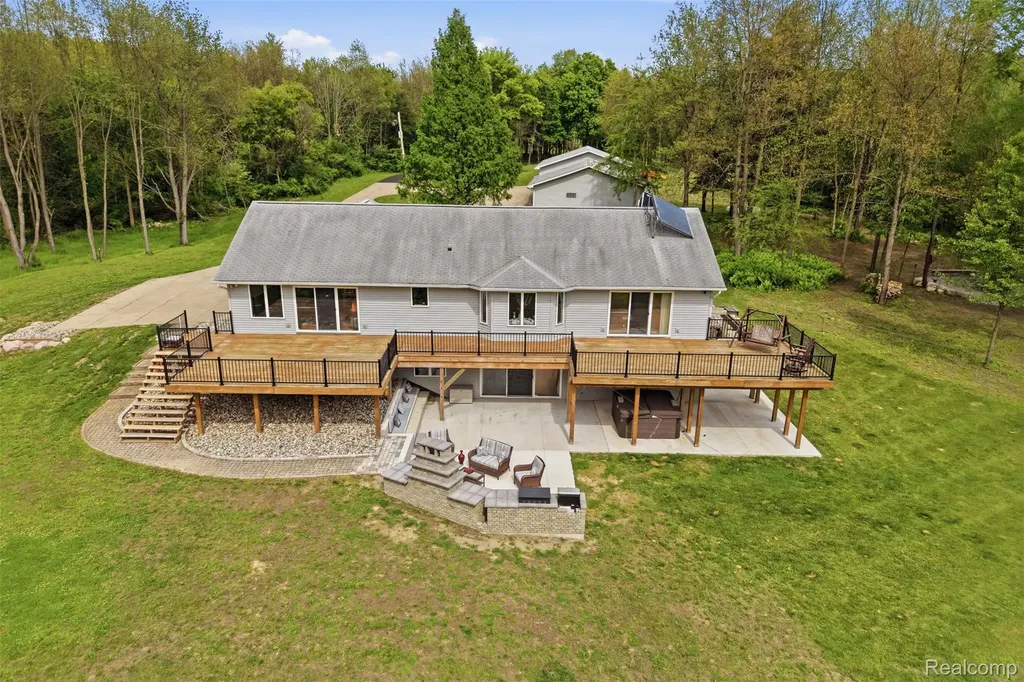 13158 Wood Road Dewitt Charter Township MI 48808