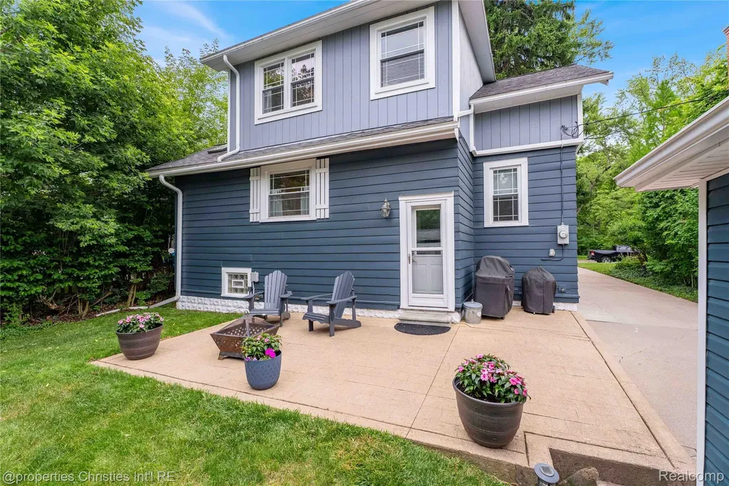 322 Potawatomi Boulevard Royal Oak City MI 48073