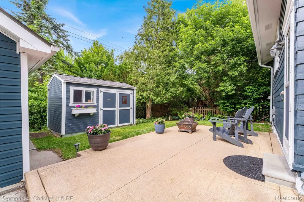 322 Potawatomi Boulevard Royal Oak City MI 48073