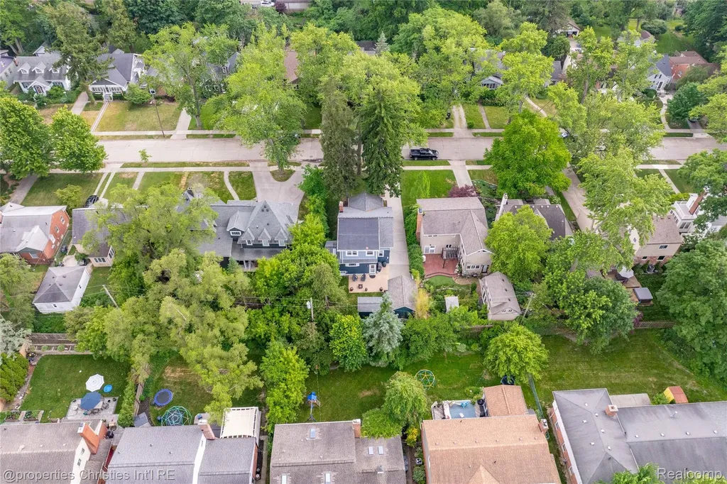 322 Potawatomi Boulevard Royal Oak City MI 48073