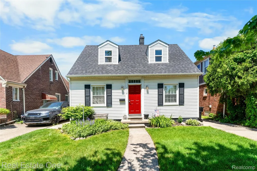 1712 Ash Street Wyandotte City MI 48192