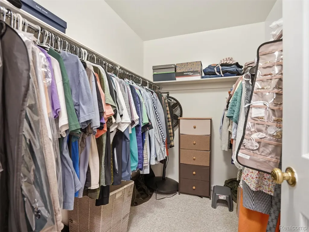 426 Oak Run Court Royal Oak City MI 48073