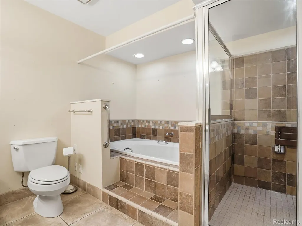426 Oak Run Court Royal Oak City MI 48073