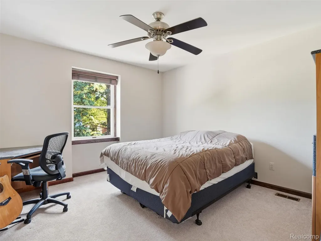 426 Oak Run Court Royal Oak City MI 48073
